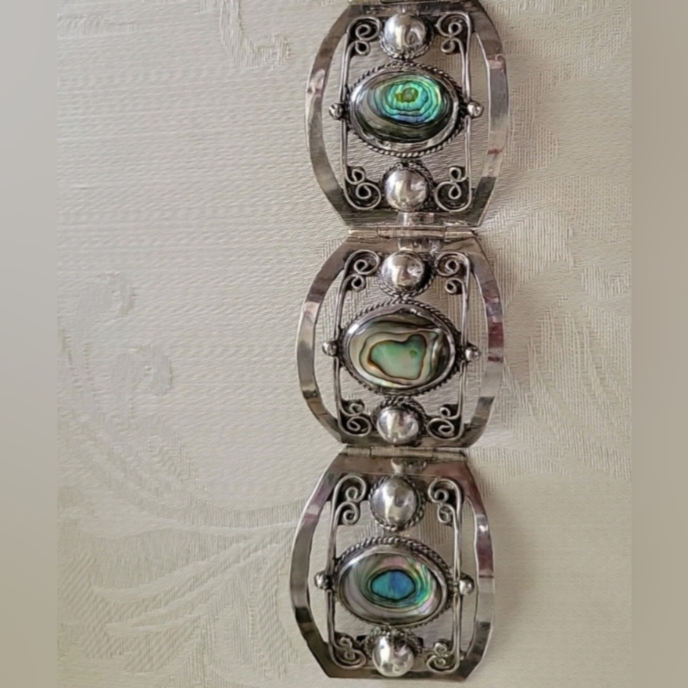 Elegant Sterling Silver and Abalone Bracelet Approx. 6" Length. - Picture 2 of 6